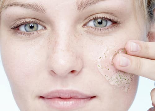 Photo : resserrer les pores du visage
