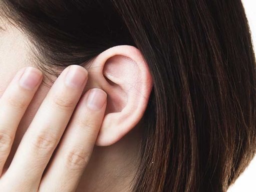 boutons dans l'oreille